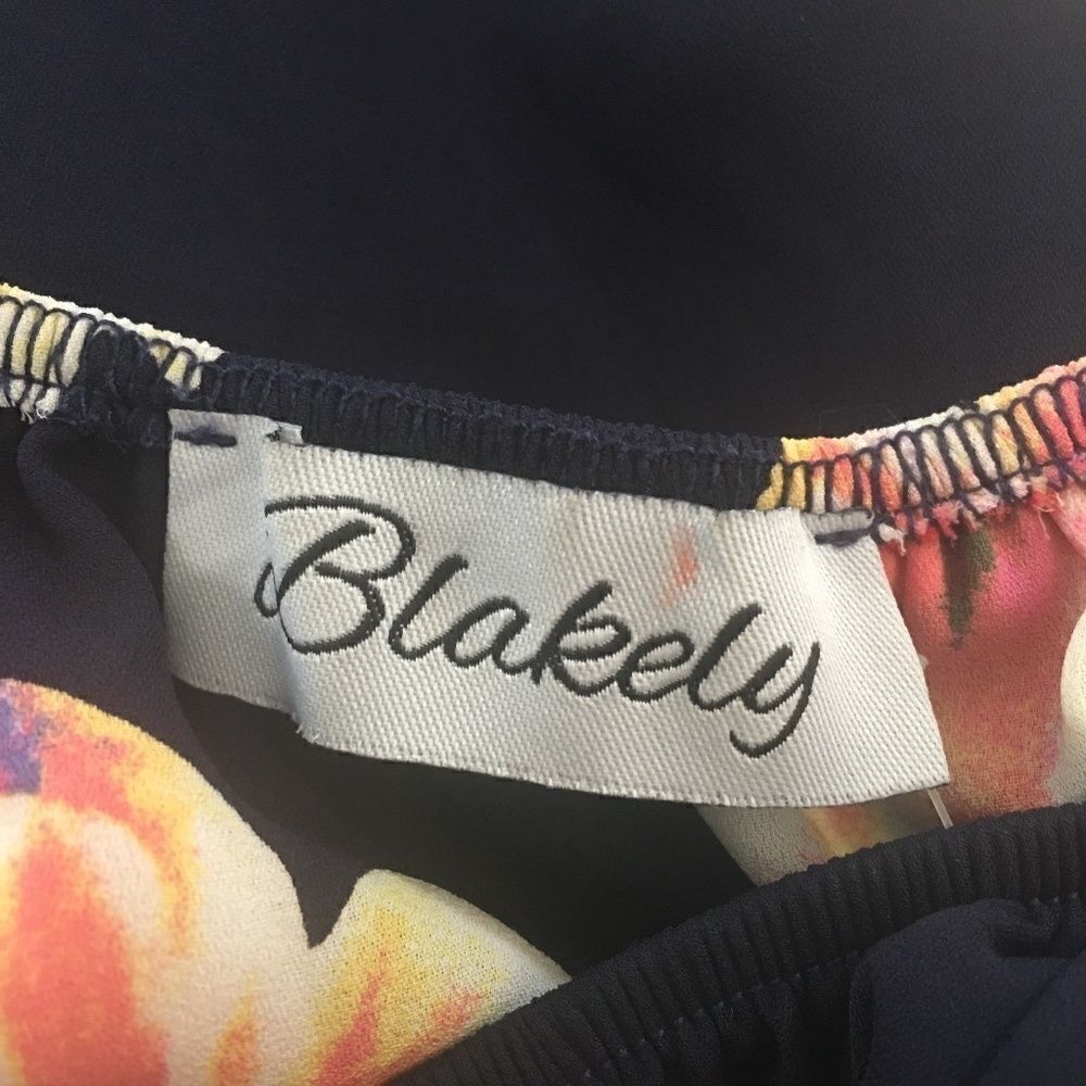 Blakely Off Shoulder Floral Top Size S - Picture 3 of 3